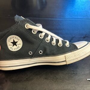 Converse- black mid